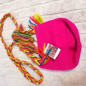 $1 WITH BUNDLED PURCHASE Souvenir Knit Purse